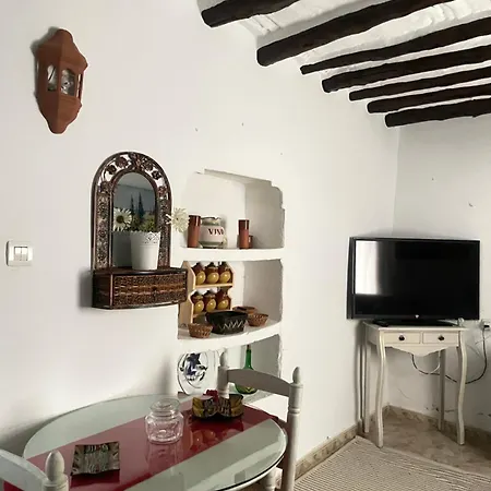 Casa Miguelito Comares